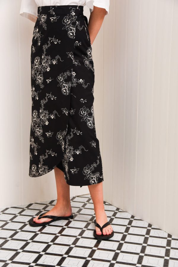 MILUVYA SKIRT BLACK LIME WHITE 3 c4c074d1 c9fc 4cd2 a848 ac179af87db0 2048x2048