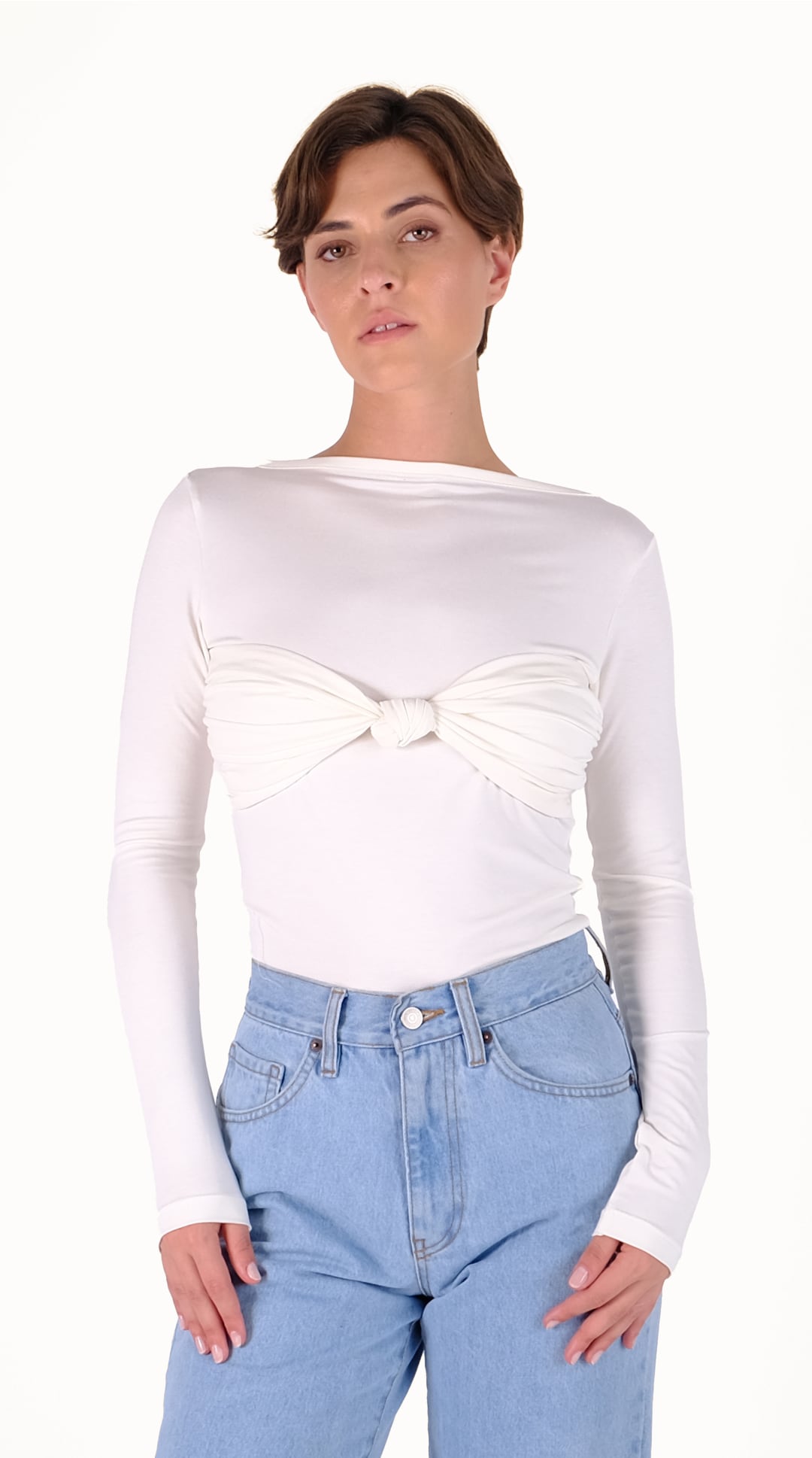 lyawhite (1) lyawhite (1)